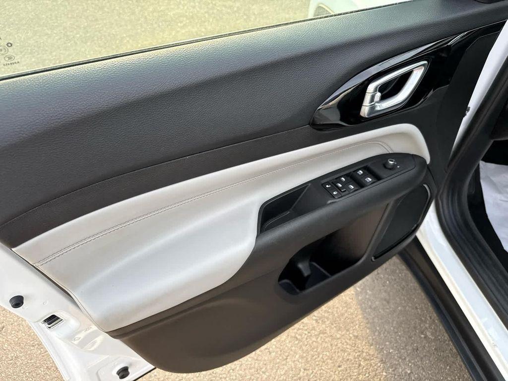 used 2024 Jeep Compass car, priced at $22,497