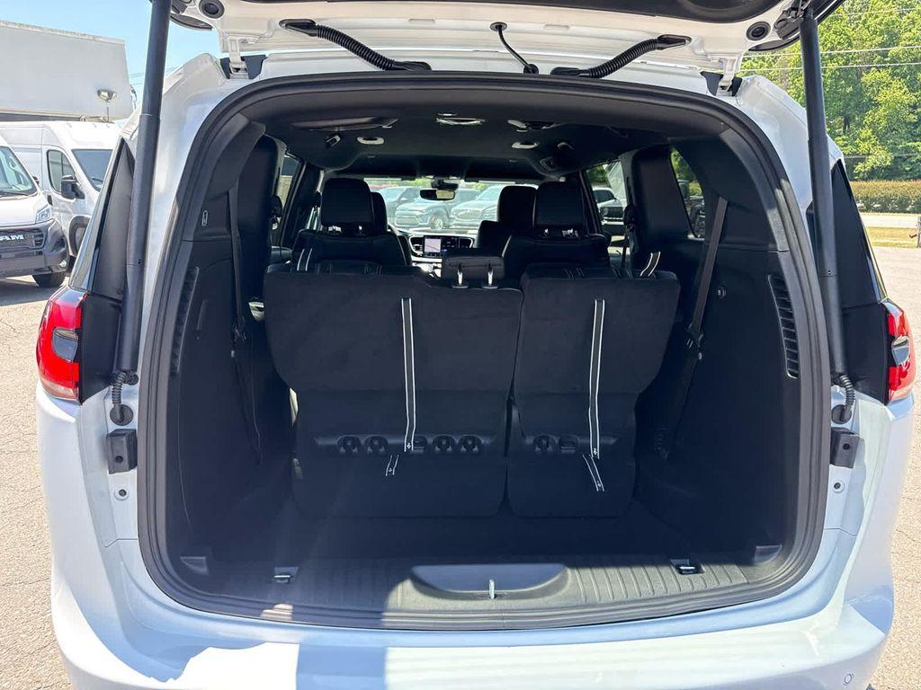 new 2027 Chrysler Pacifica car, priced at $46,578