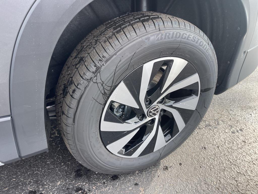 new 2026 Volkswagen Tiguan car, priced at $32,295