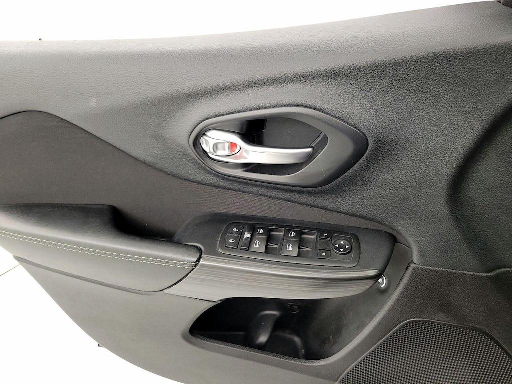 used 2015 Jeep Cherokee car, priced at $12,998