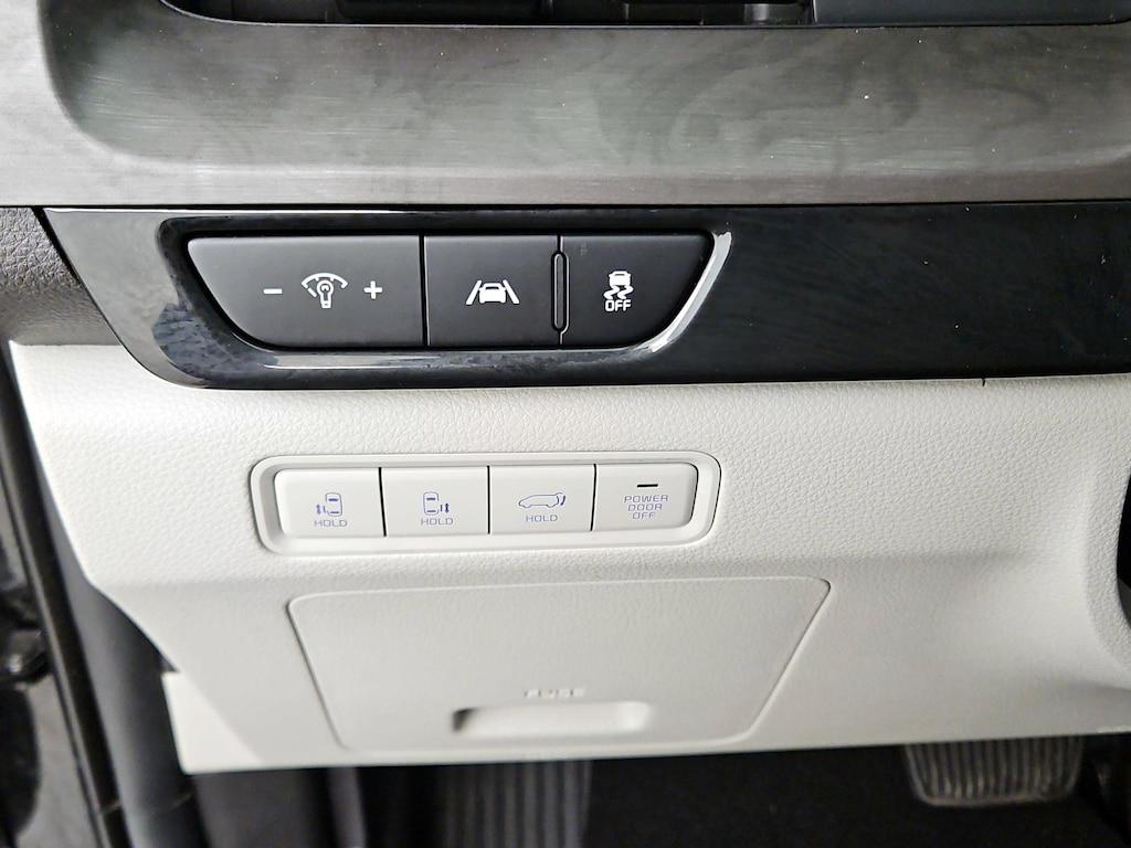 used 2024 Kia Carnival car, priced at $35,998