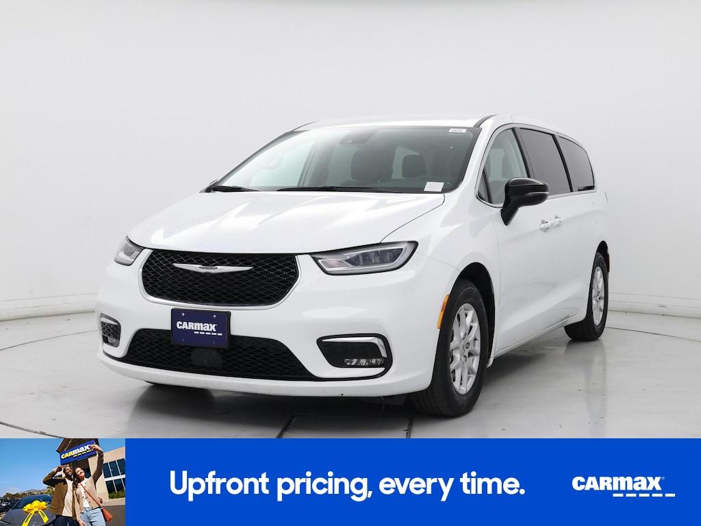used 2024 Chrysler Pacifica car, priced at $28,998