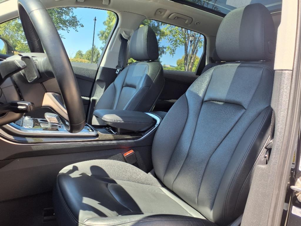 used 2023 Audi Q7 car, priced at $28,500