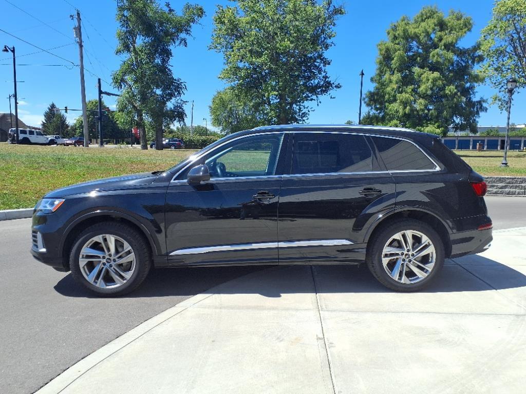 used 2023 Audi Q7 car, priced at $28,500