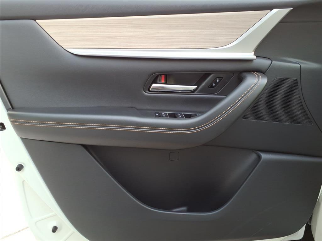 new 2026 Mazda CX-70 car, priced at $43,368