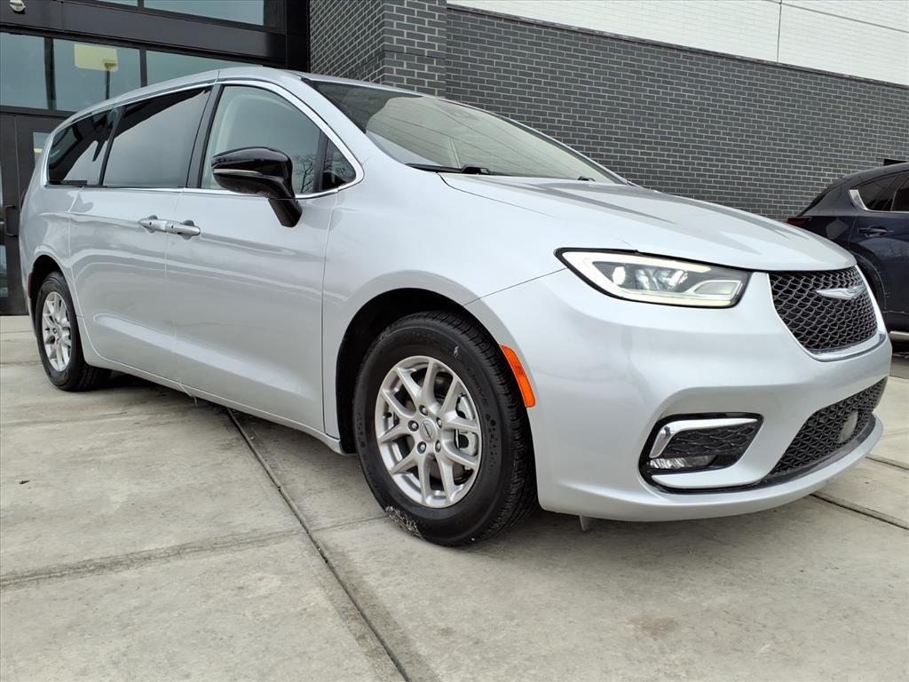 used 2024 Chrysler Pacifica car, priced at $25,500