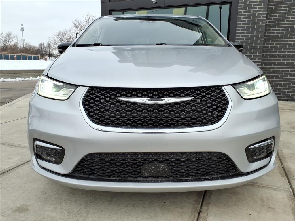 used 2024 Chrysler Pacifica car, priced at $25,500