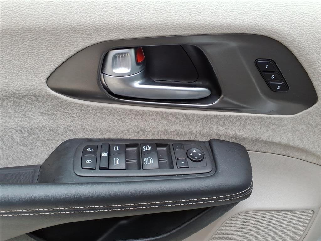 used 2024 Chrysler Pacifica car, priced at $25,500