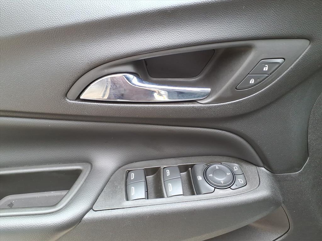 used 2022 Chevrolet Equinox car, priced at $19,000