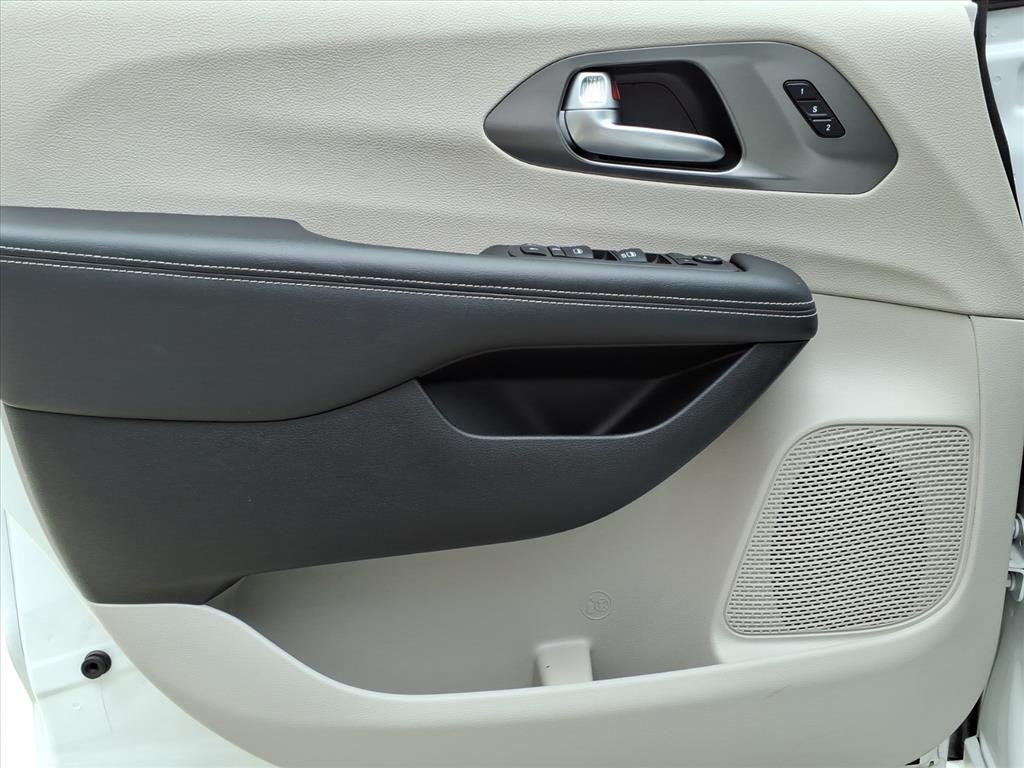 used 2024 Chrysler Pacifica car, priced at $24,500