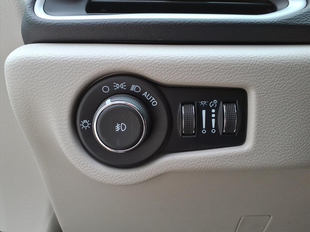 used 2024 Chrysler Pacifica car, priced at $24,500