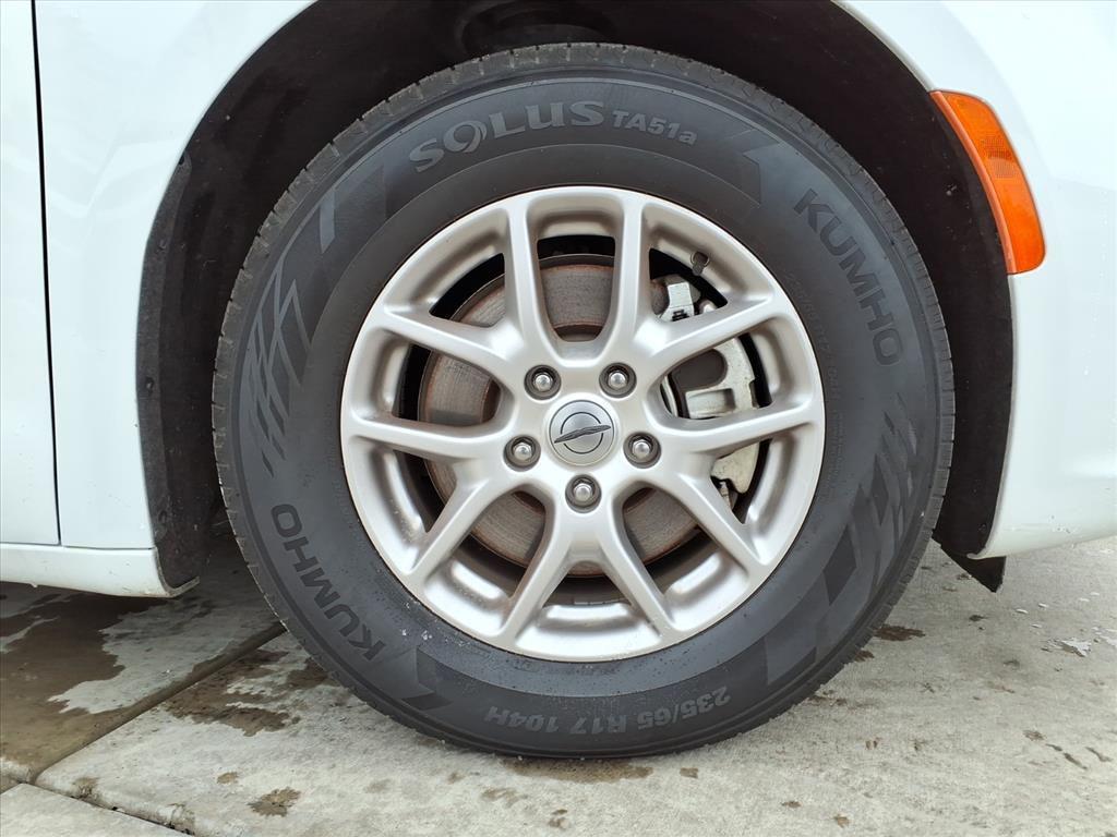 used 2024 Chrysler Pacifica car, priced at $24,500