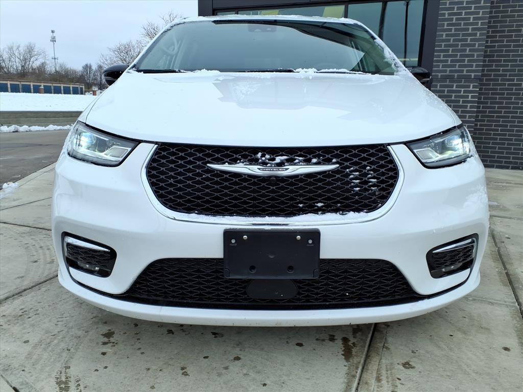 used 2024 Chrysler Pacifica car, priced at $24,500