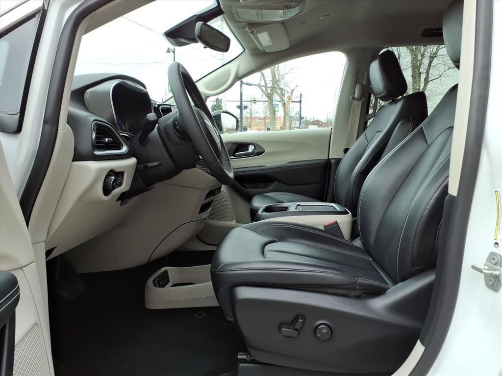 used 2024 Chrysler Pacifica car, priced at $24,500