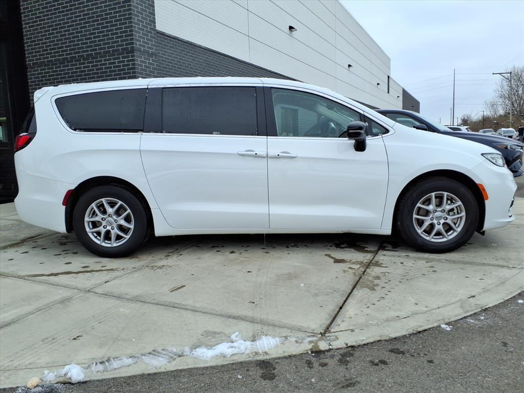used 2024 Chrysler Pacifica car, priced at $24,500