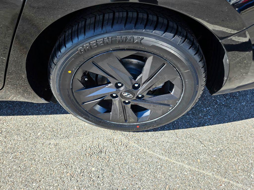 used 2022 Hyundai Elantra car, priced at $16,967