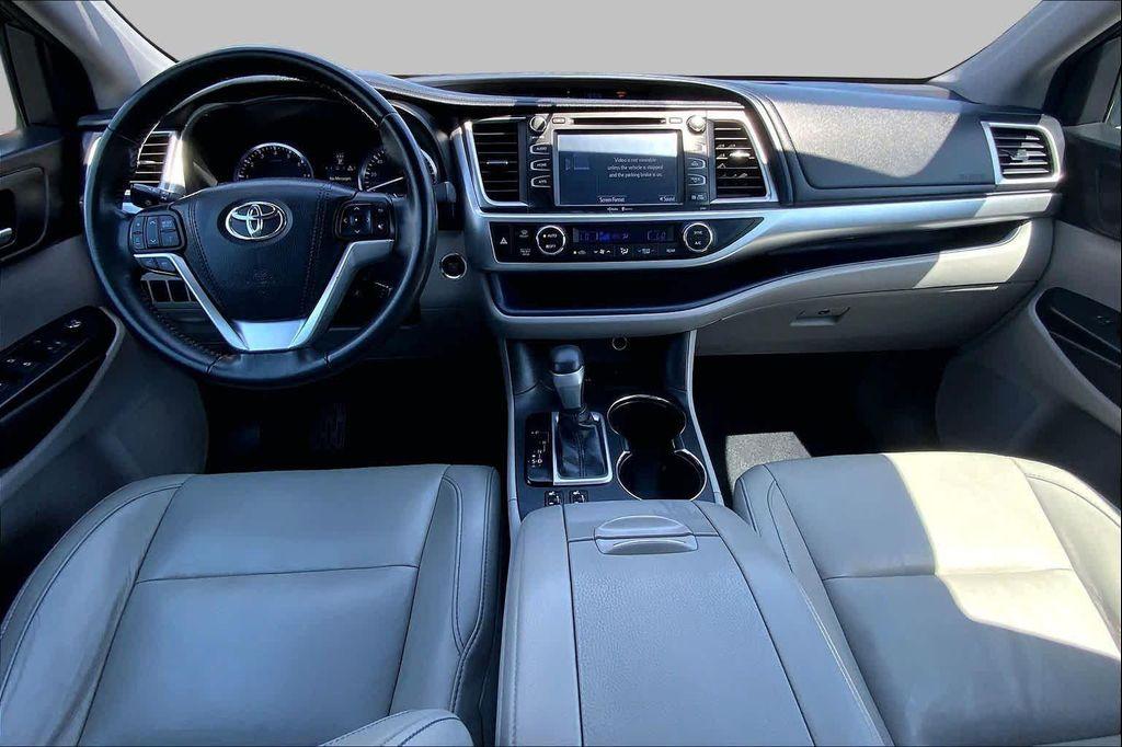 used 2015 Toyota Highlander car, priced at $17,719