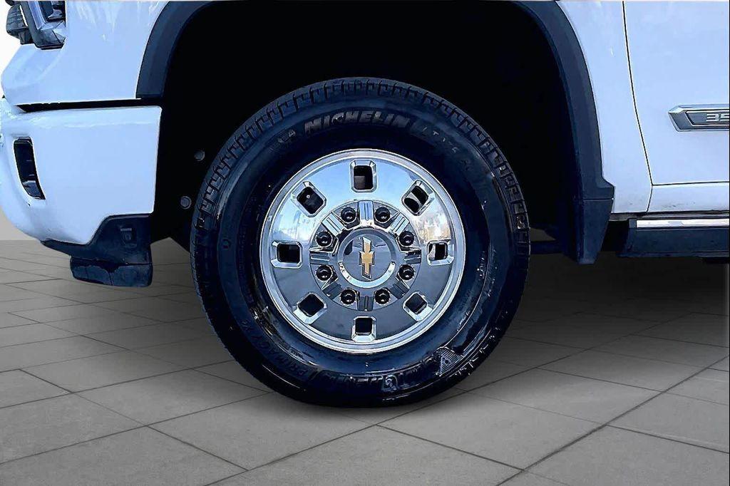 used 2025 Chevrolet Silverado 3500 car, priced at $73,000