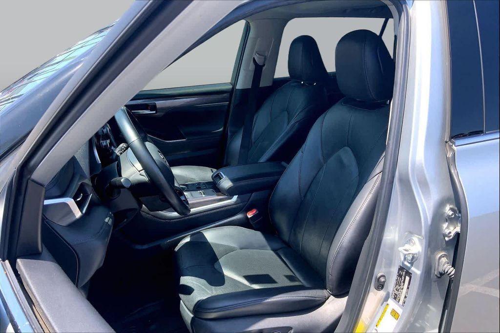 used 2023 Toyota Highlander car, priced at $38,085