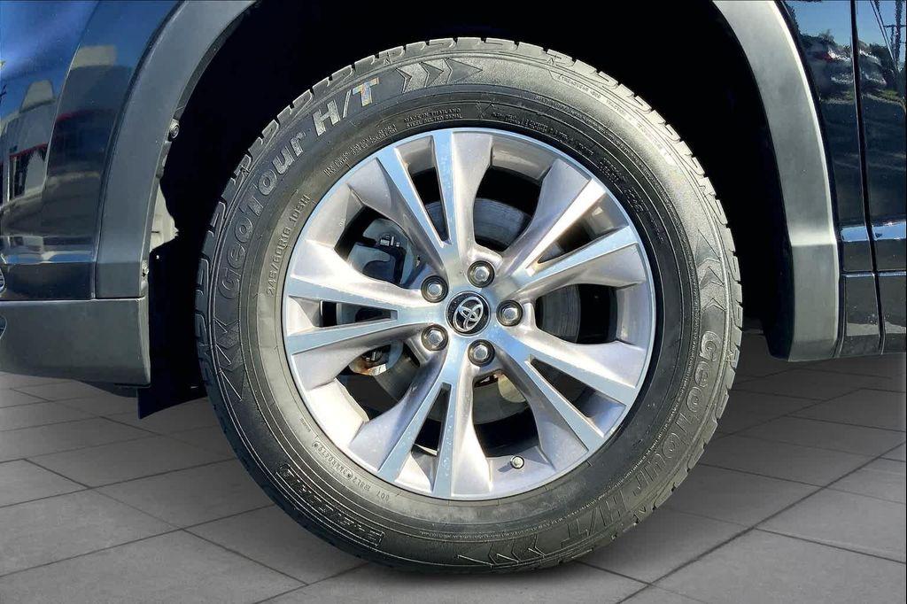 used 2016 Toyota Highlander car, priced at $16,500