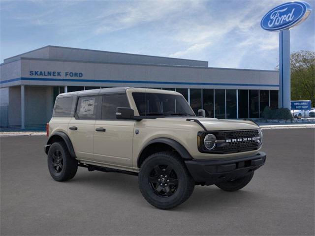 new 2025 Ford Bronco car, priced at $45,511