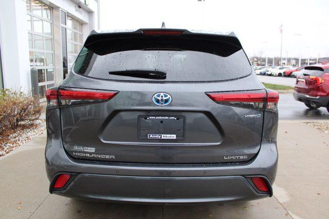 used 2020 Toyota Highlander Hybrid car, priced at $34,961
