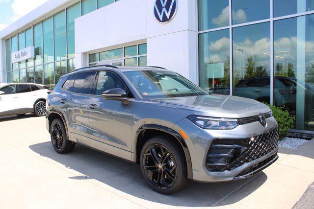 new 2025 Volkswagen Tiguan car, priced at $35,645