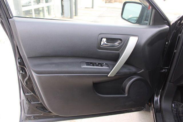 used 2015 Nissan Rogue Select car, priced at $6,900