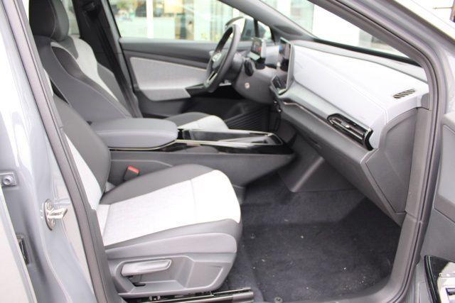 new 2025 Volkswagen ID.4 car, priced at $41,005