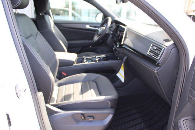 new 2026 Volkswagen Atlas Cross Sport car, priced at $49,487