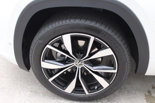 new 2026 Volkswagen Atlas car, priced at $53,429