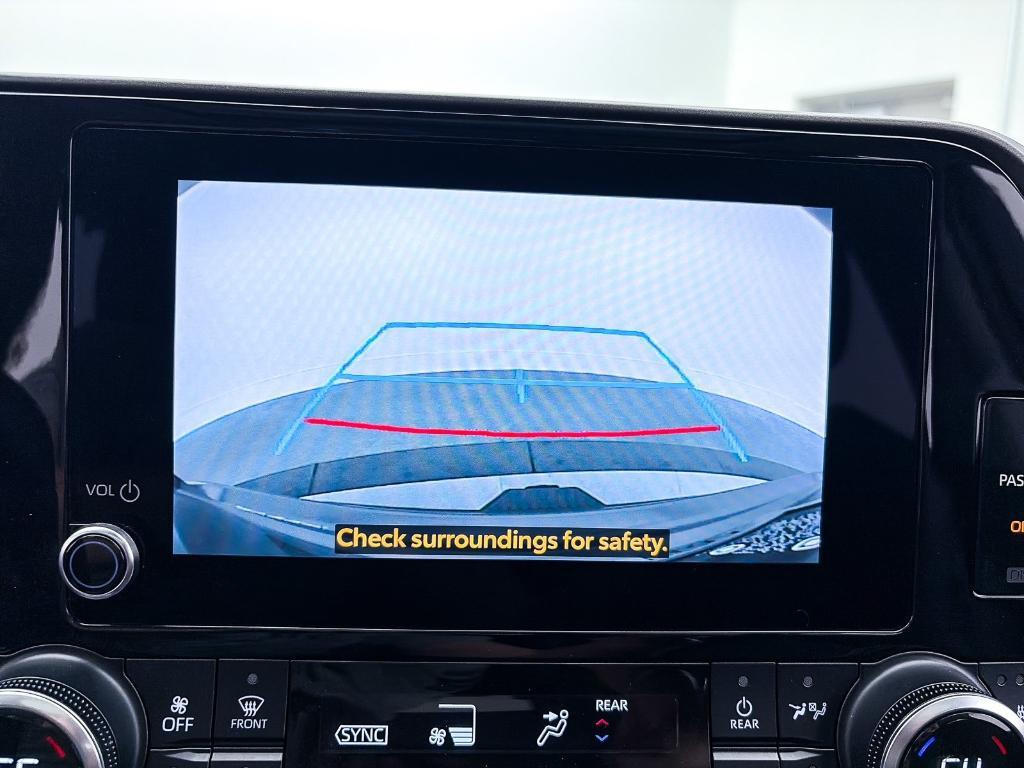 used 2023 Toyota Highlander Hybrid car, priced at $34,592