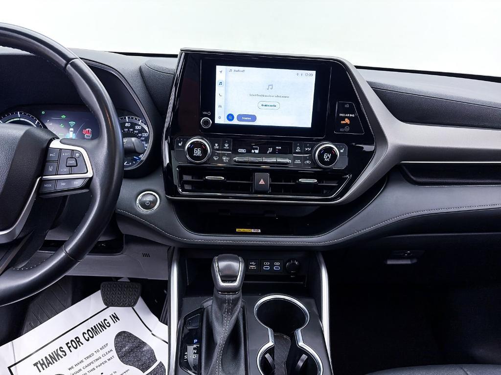 used 2023 Toyota Highlander Hybrid car, priced at $34,592