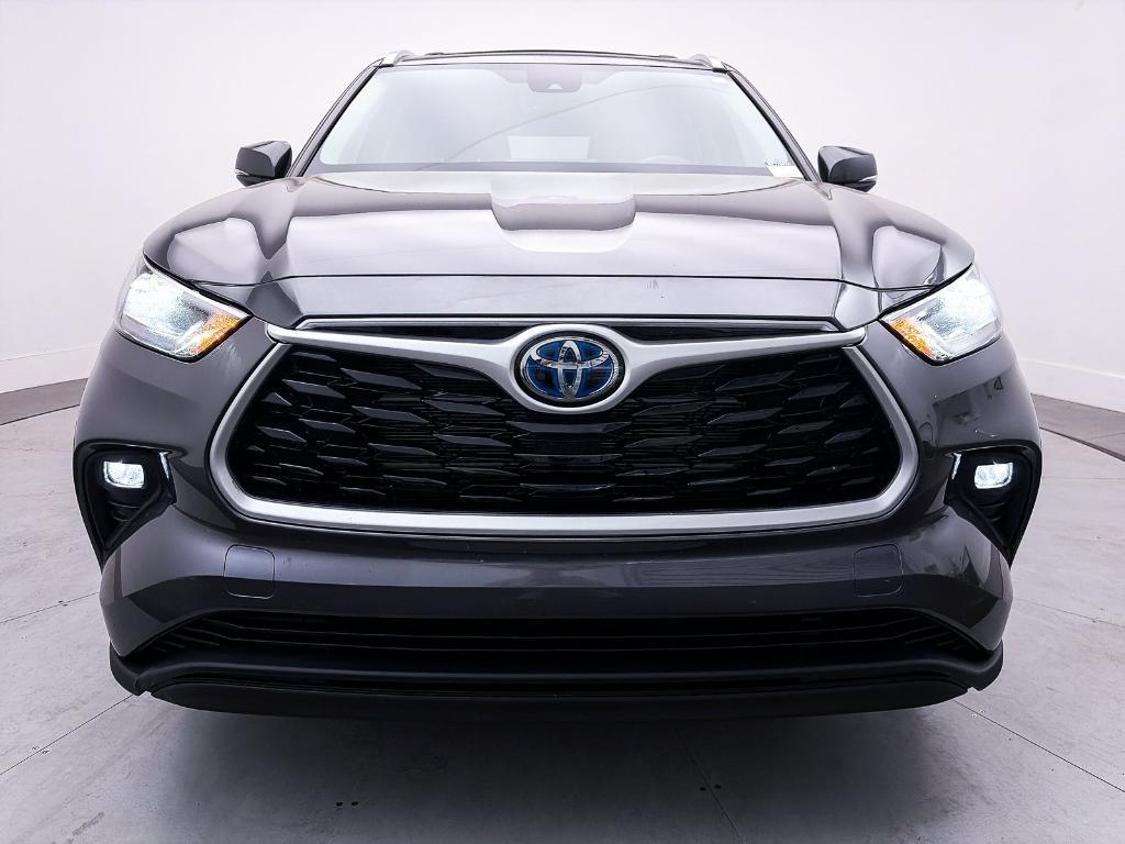 used 2023 Toyota Highlander Hybrid car, priced at $34,592