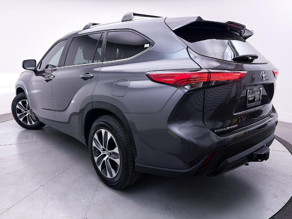 used 2023 Toyota Highlander Hybrid car, priced at $34,592
