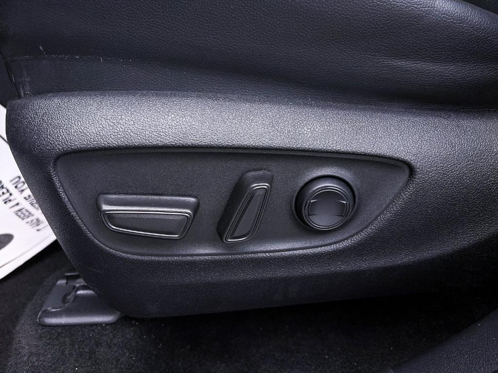 used 2023 Toyota Highlander Hybrid car, priced at $34,592