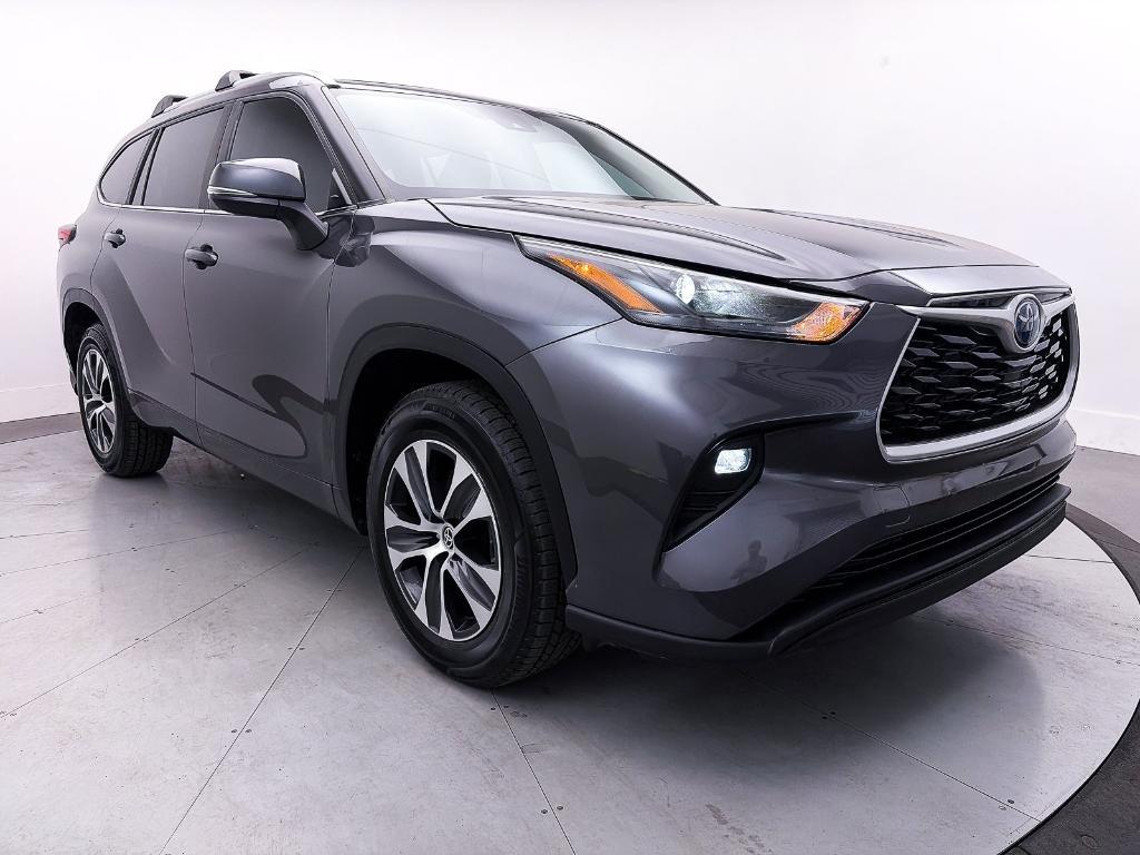 used 2023 Toyota Highlander Hybrid car, priced at $34,592