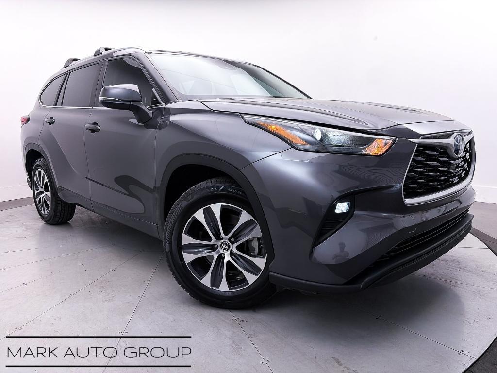 used 2023 Toyota Highlander Hybrid car, priced at $34,592