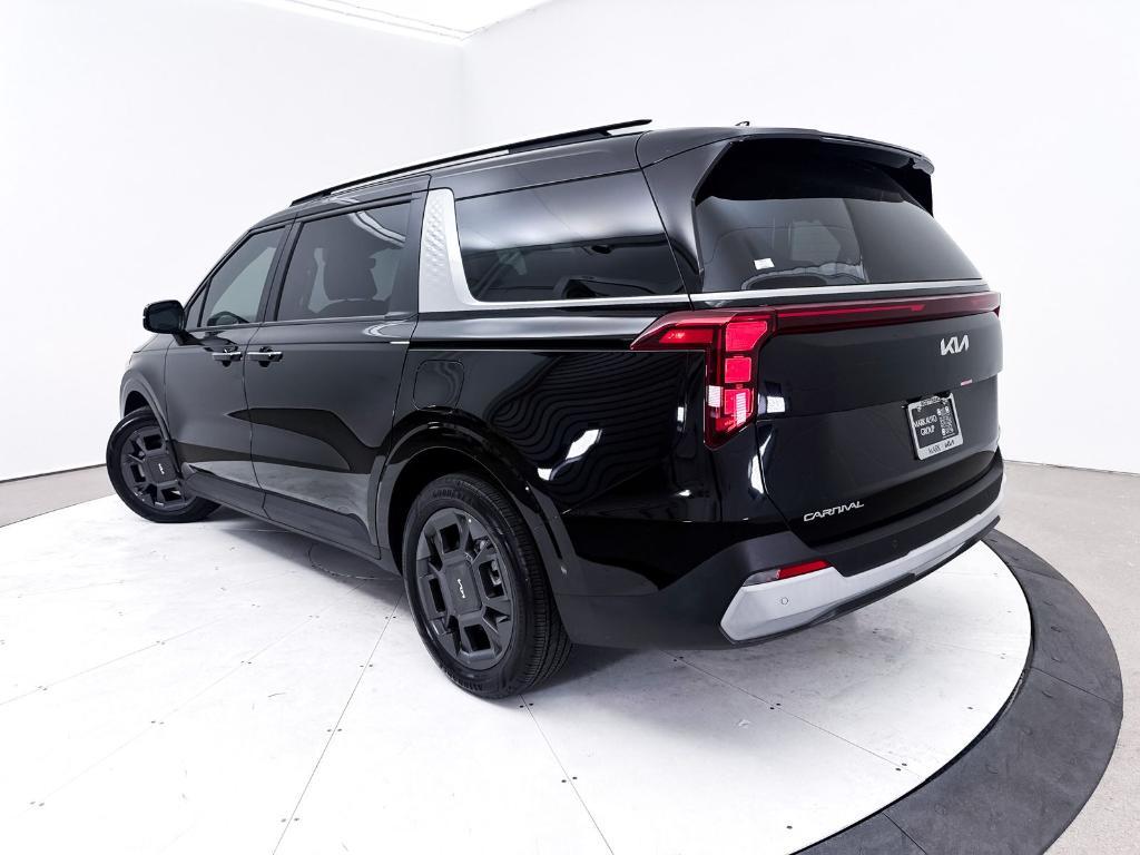 used 2025 Kia Carnival Hybrid car, priced at $38,990