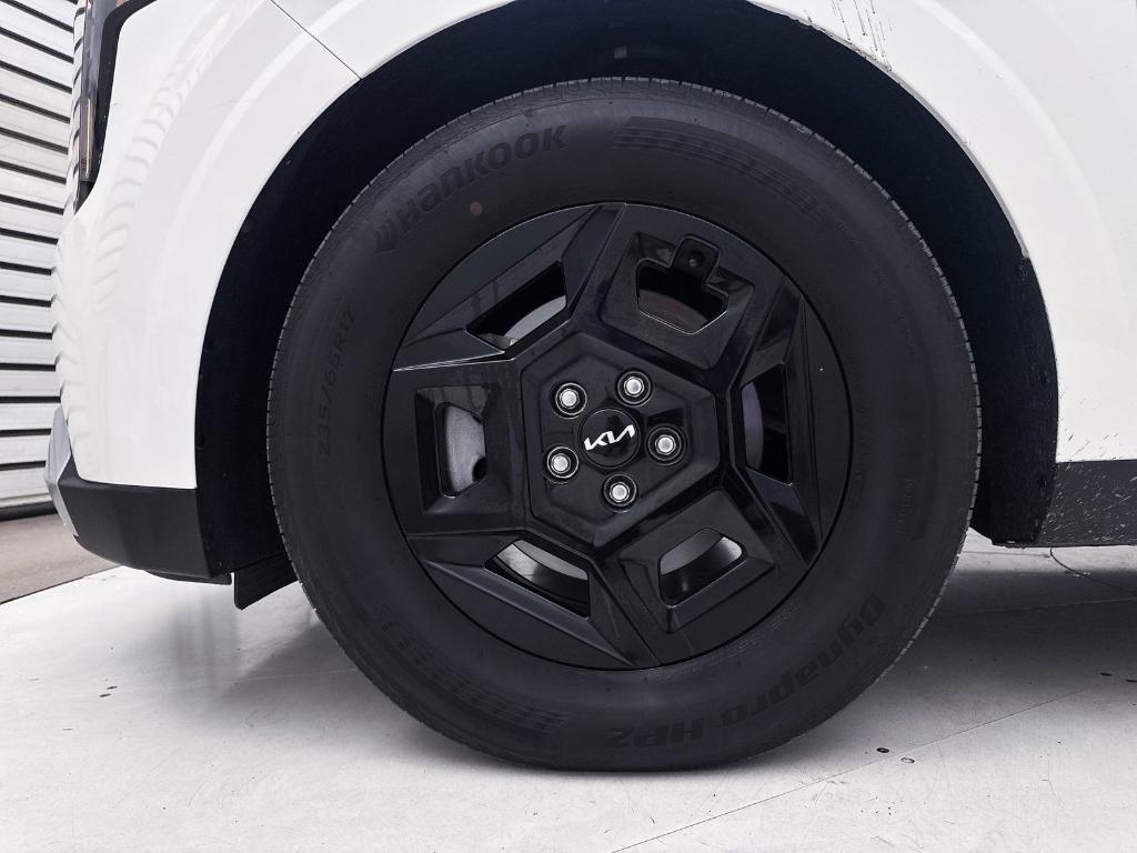 used 2025 Kia Carnival car, priced at $34,490