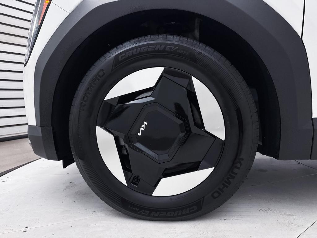 used 2024 Kia EV9 car, priced at $31,385