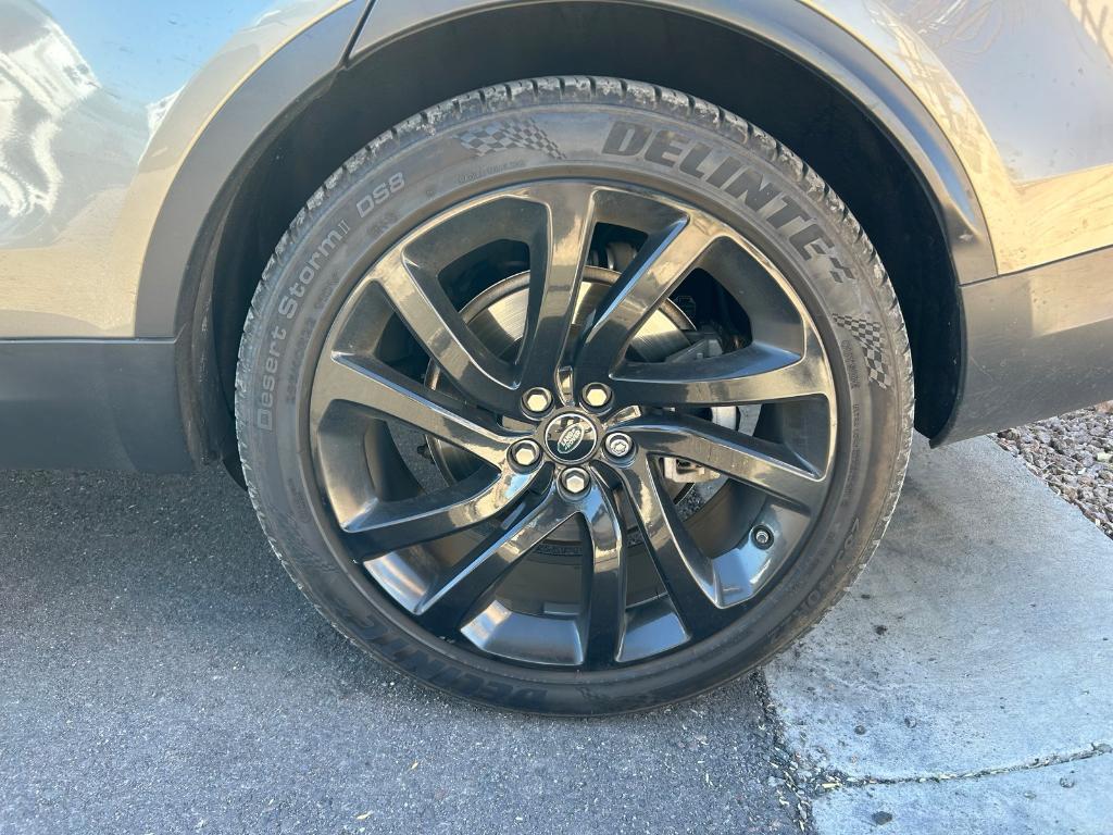 used 2018 Land Rover Discovery car, priced at $17,992