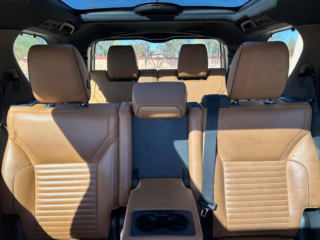 used 2018 Land Rover Discovery car, priced at $17,992