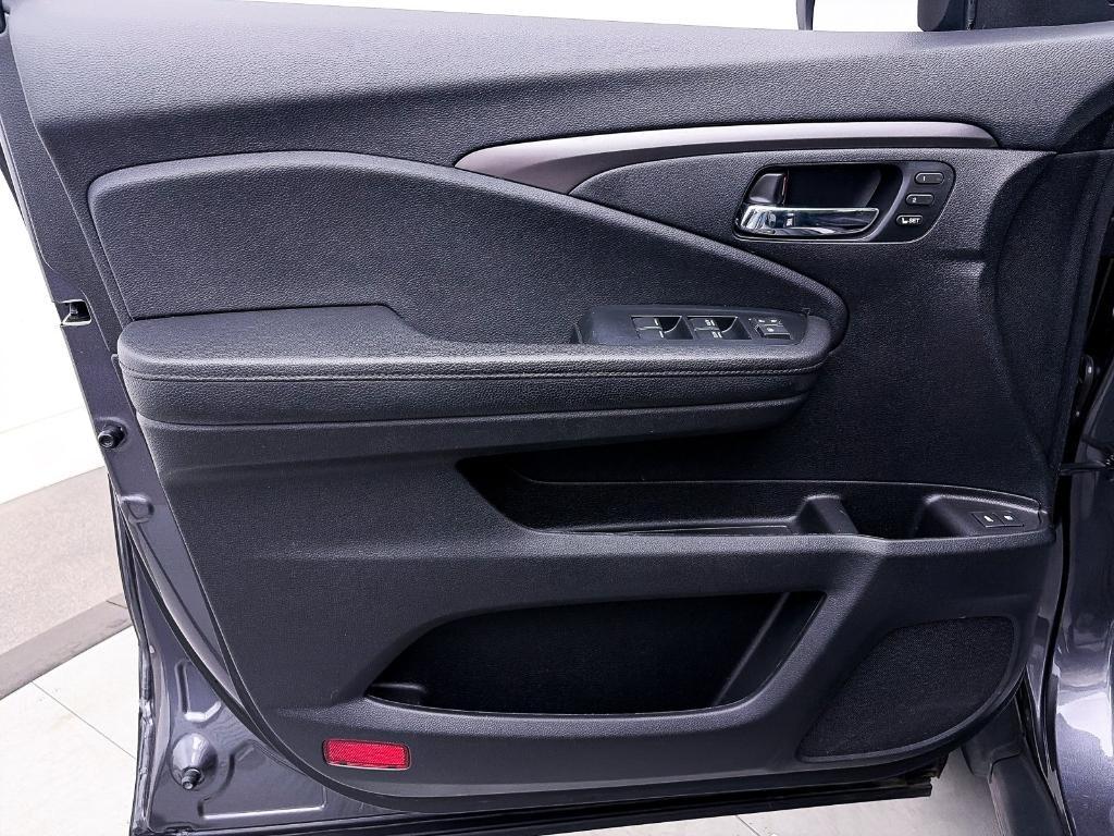 used 2021 Honda Pilot car, priced at $23,992