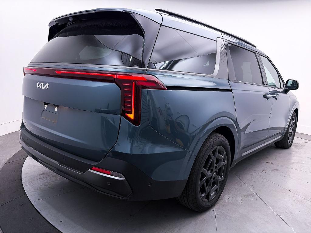 used 2025 Kia Carnival car, priced at $44,981