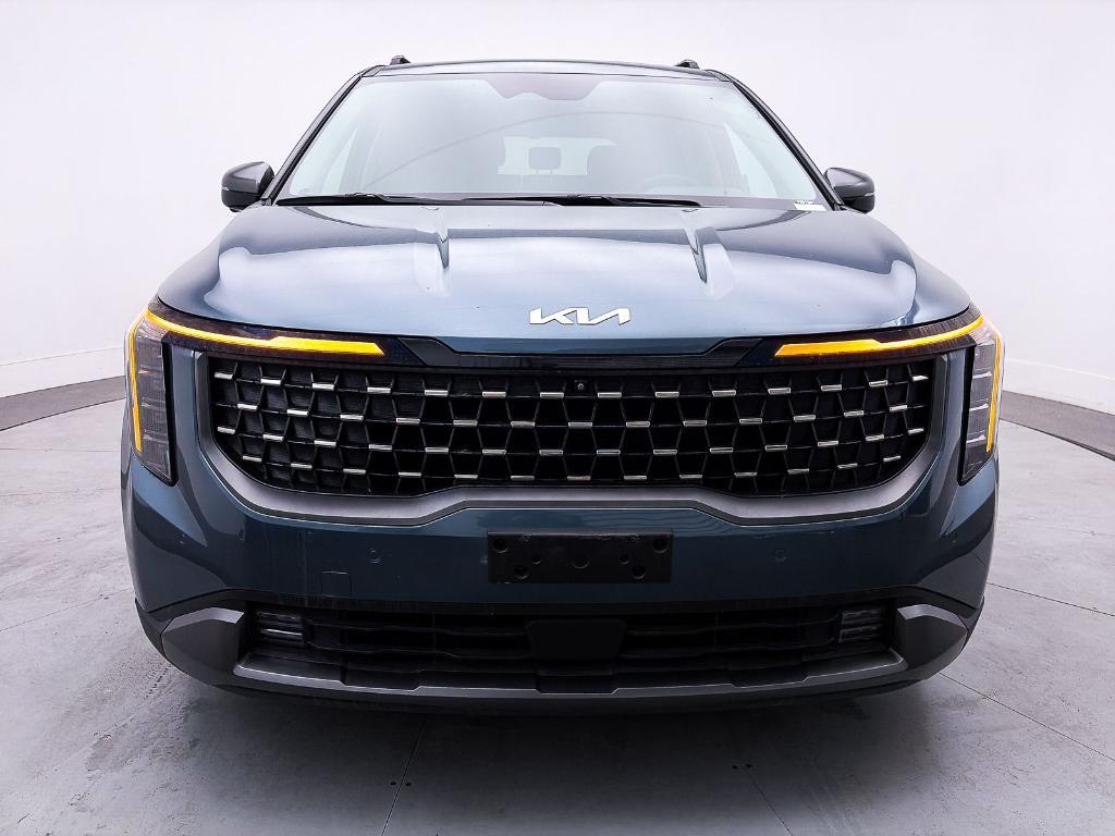 used 2025 Kia Carnival car, priced at $44,981