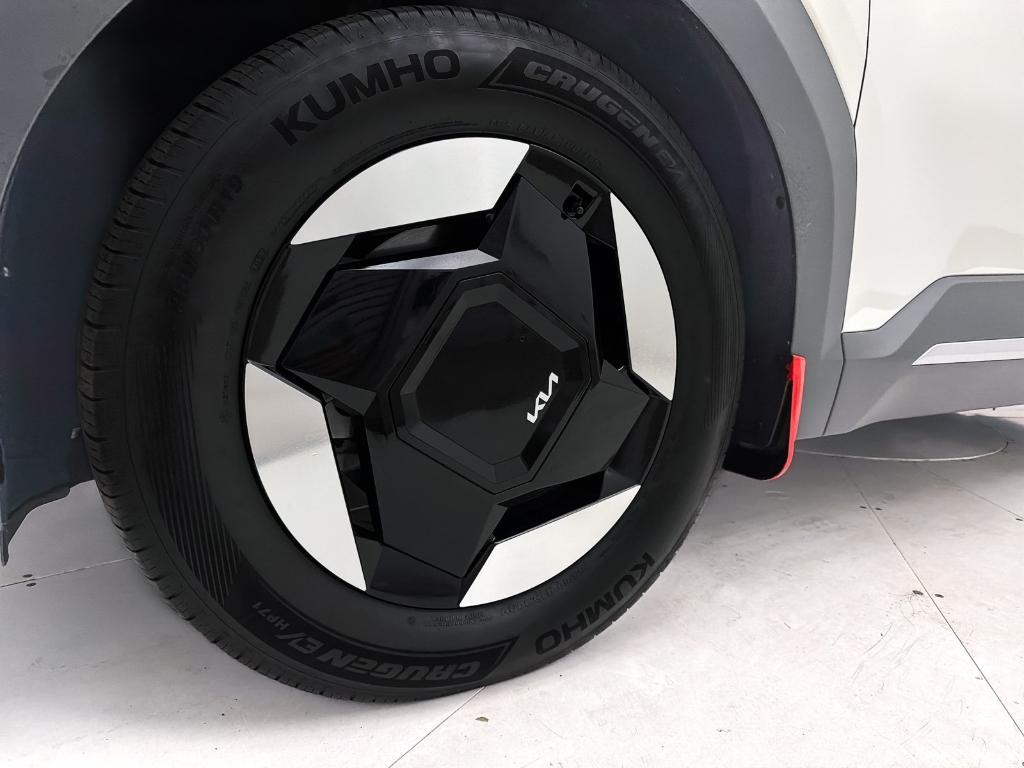 used 2024 Kia EV9 car, priced at $31,994