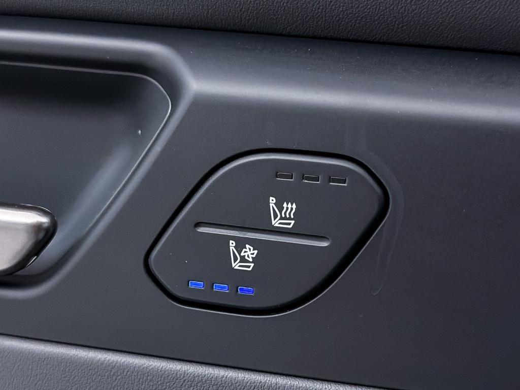 used 2024 Kia EV9 car, priced at $31,994