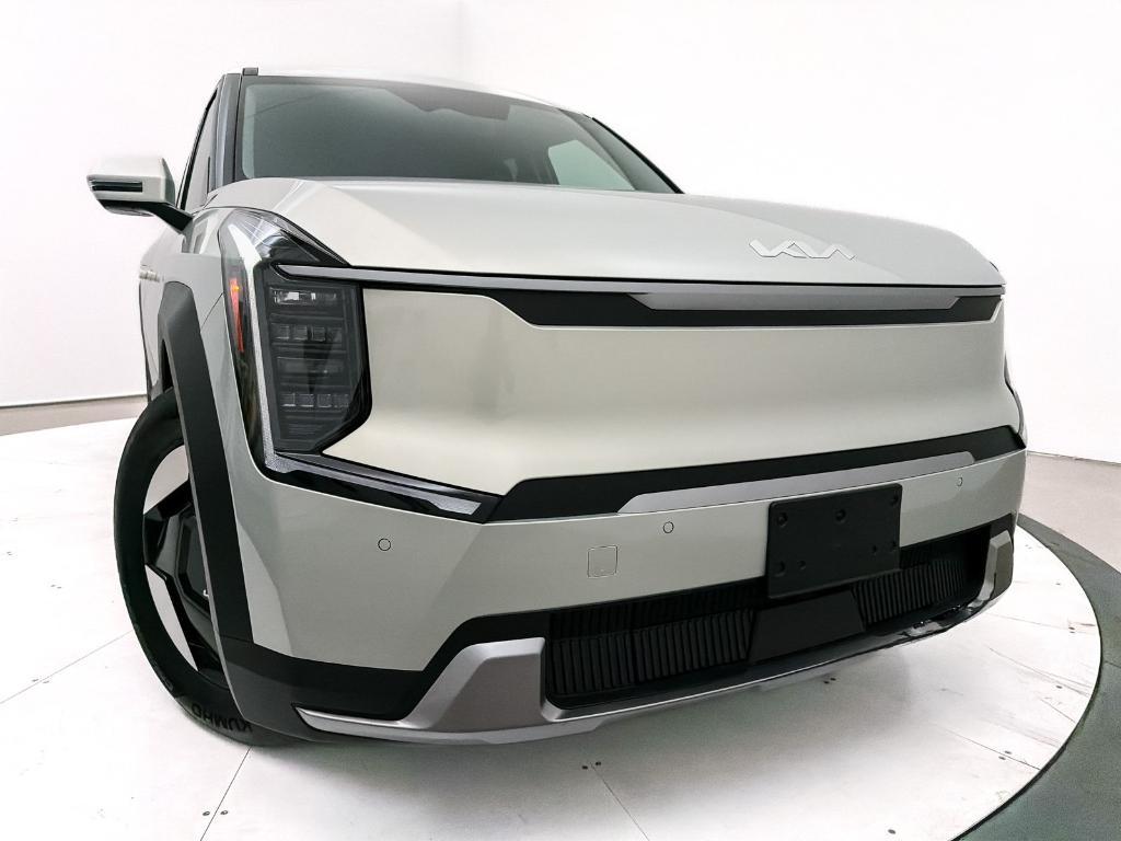 used 2024 Kia EV9 car, priced at $31,994