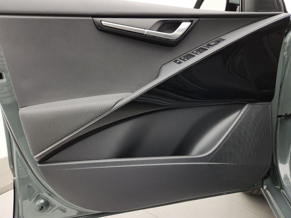 used 2025 Kia Niro EV car, priced at $24,998